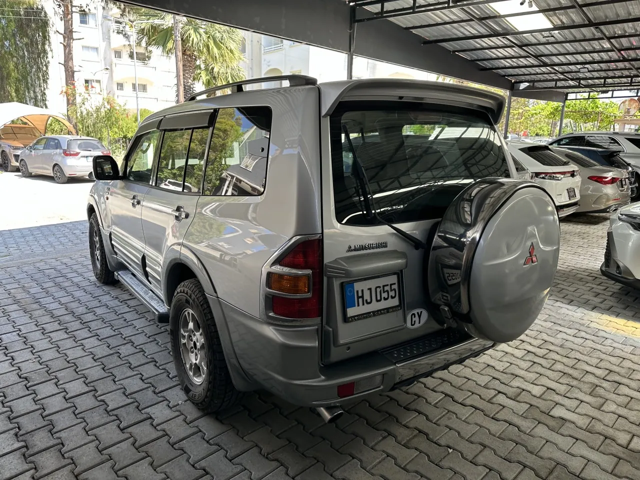 2001 Model Otomatik Mitsubishi Pajero