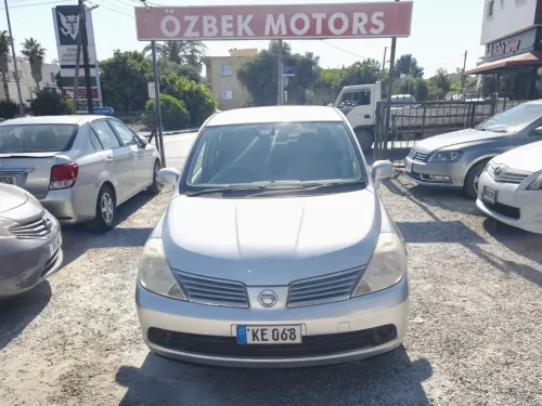 2005 Model Otomatik Nissan Tiida
