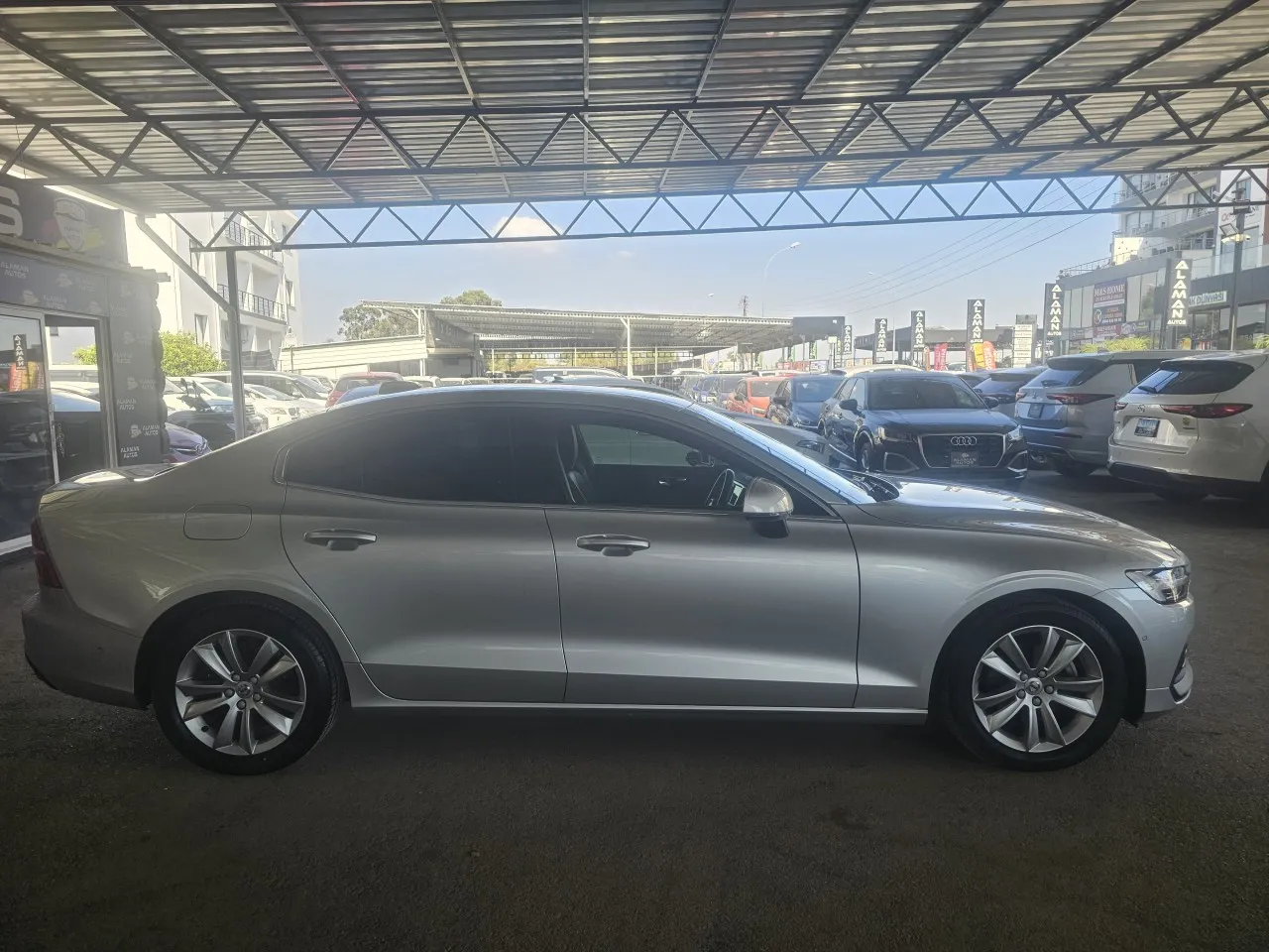 2022 Model Otomatik Volvo S60