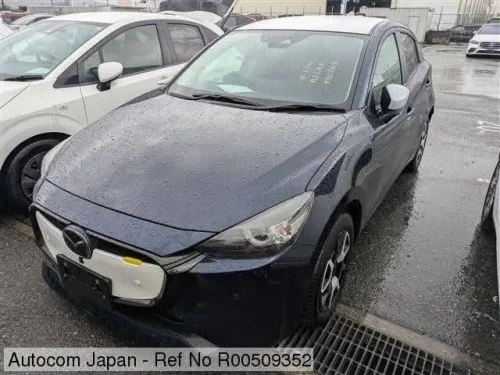 MAZDA 2